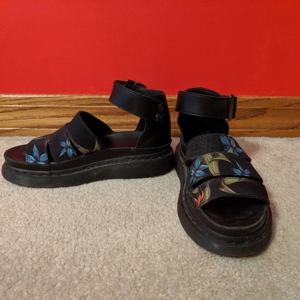 Clarissa floral Dr. Marten's sandals size 5